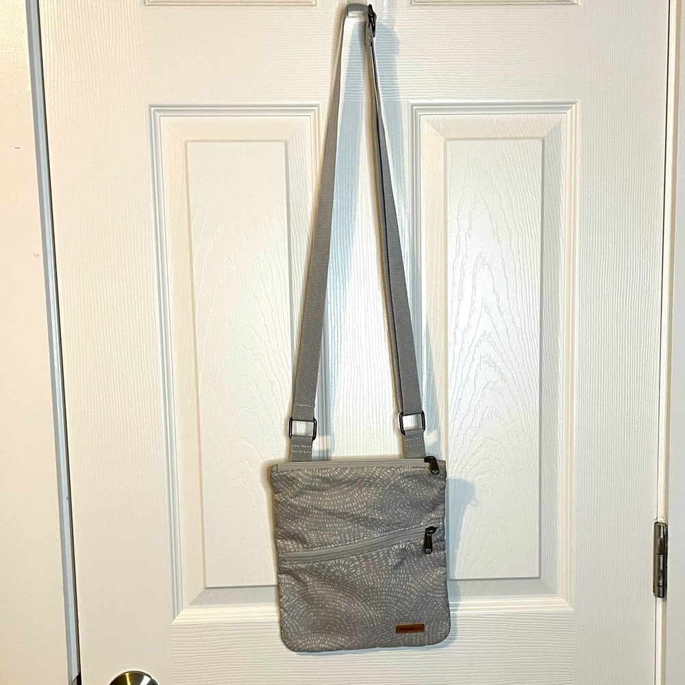 EUC Eddie Bauer gray/white 3-zipper crossbody travel bag w/ adjustable strap